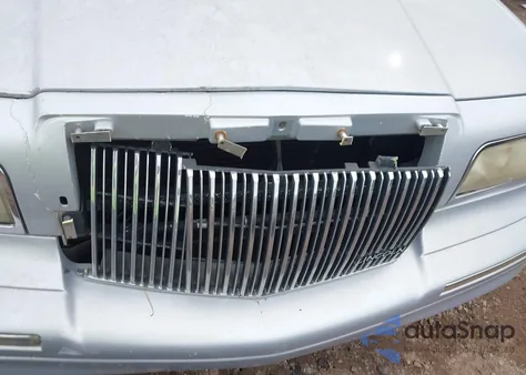 1997 Lincoln Town Car Executive из США, поврежденный, VIN 1LNLM81W8VY669978